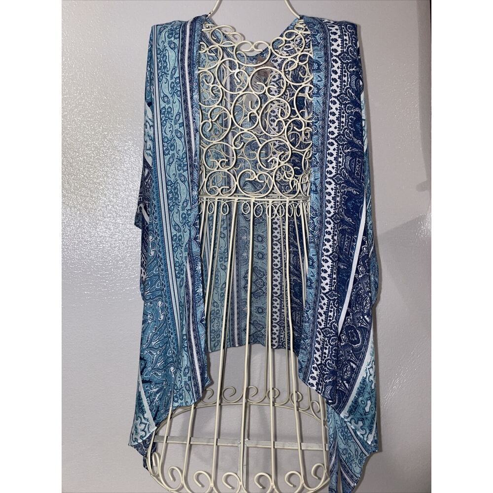 Chico Ladies Top Size S/M Multicolor Print NWT